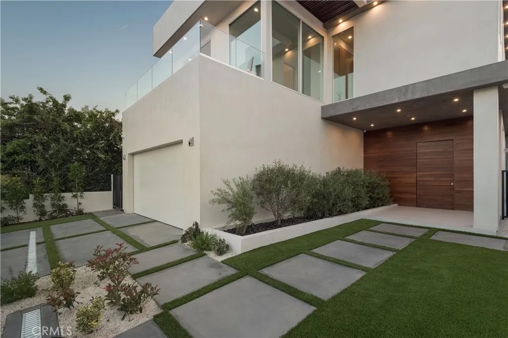 627 N Vista Street
