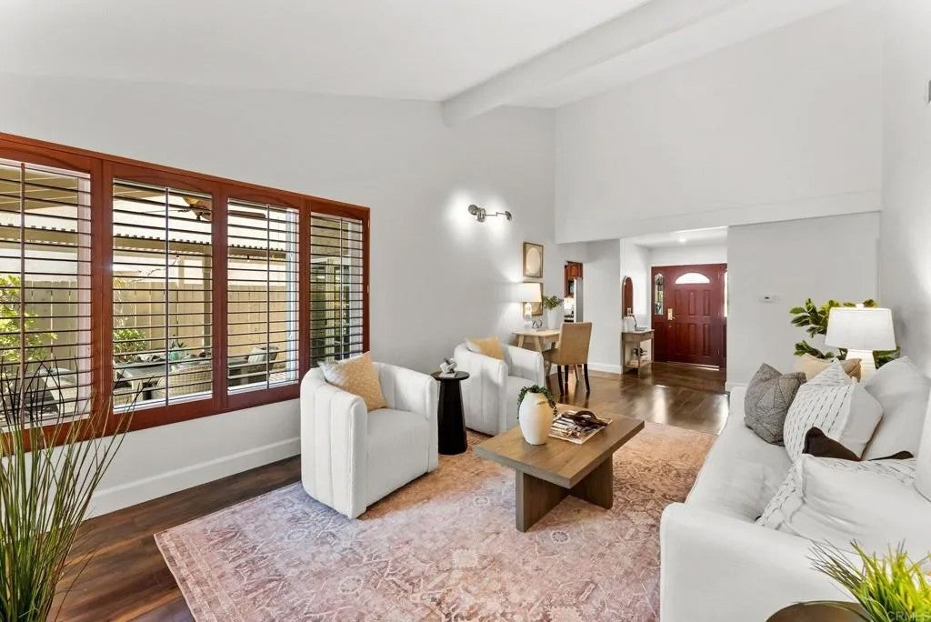 5725 Avenida Sanchez