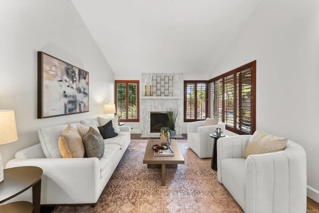 5725 Avenida Sanchez