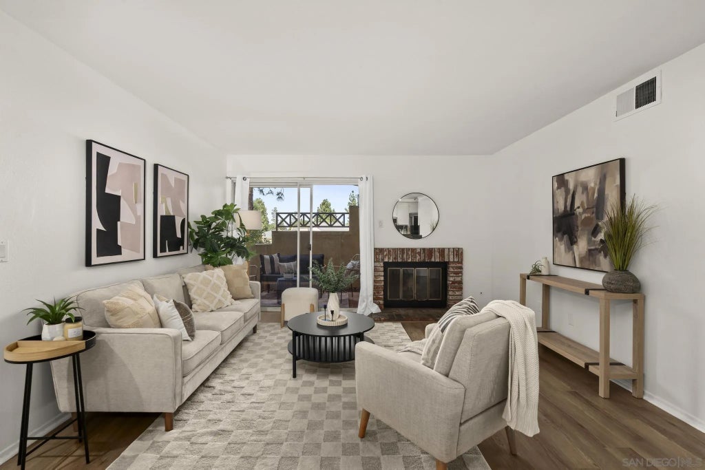 Photo of 2063 Lakeridge CIR #101, Chula Vista, CA 91913 (MLS # 260022913)