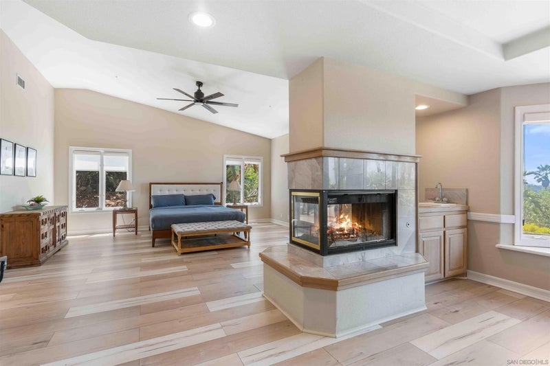2369 Vern Dr