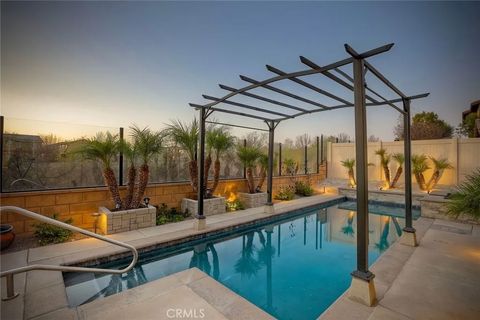 Photo of 37555 Needlegrass Rd, Murrieta, CA 92563 (MLS # SW26025636)