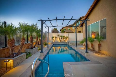 Photo of 37555 Needlegrass Rd, Murrieta, CA 92563 (MLS # SW26025636)