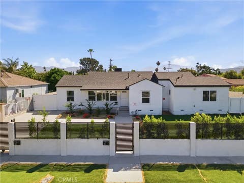 Tiny photo for 8302 Webb AVE, Sun Valley, CA 91352 (MLS # SR26129933)