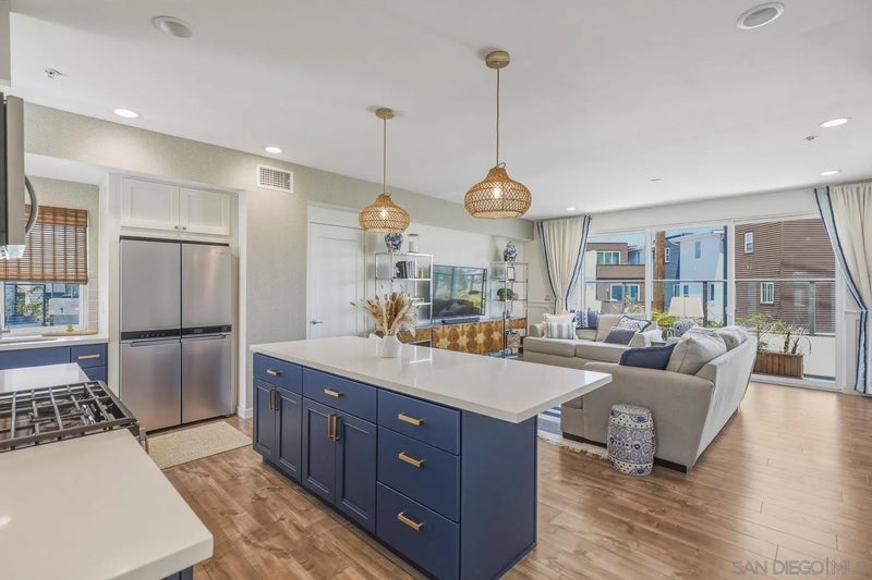 4100 Voltaire St 101