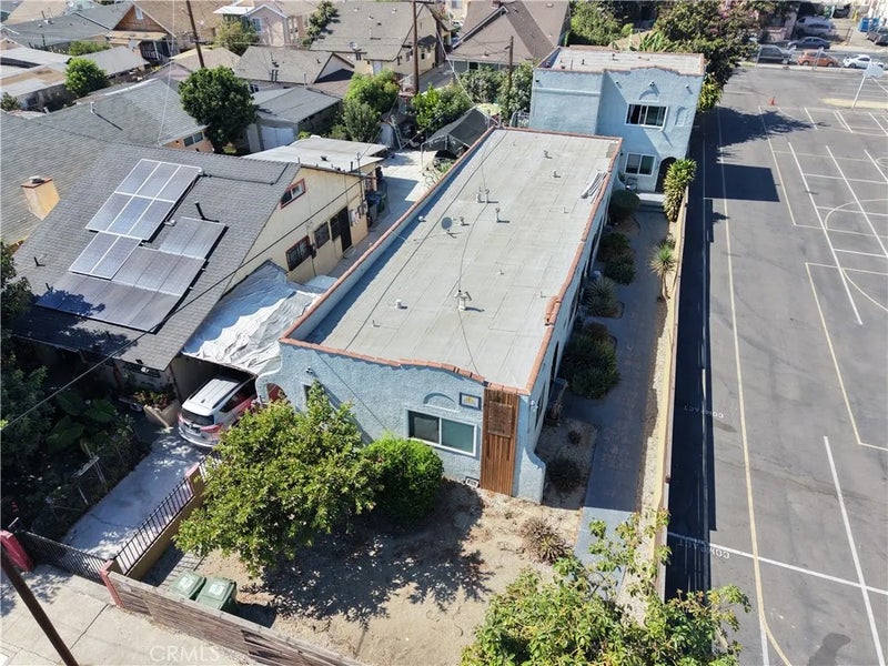 517 W 42nd