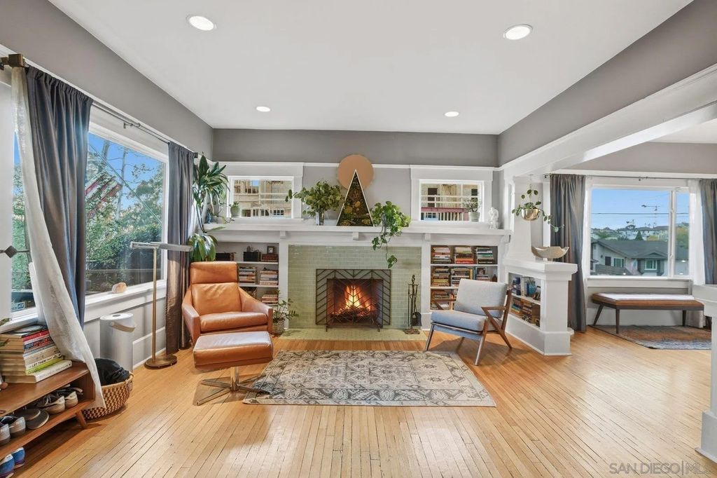 Photo of 801 27Th St, San Diego, CA 92102 (MLS # 2600586)