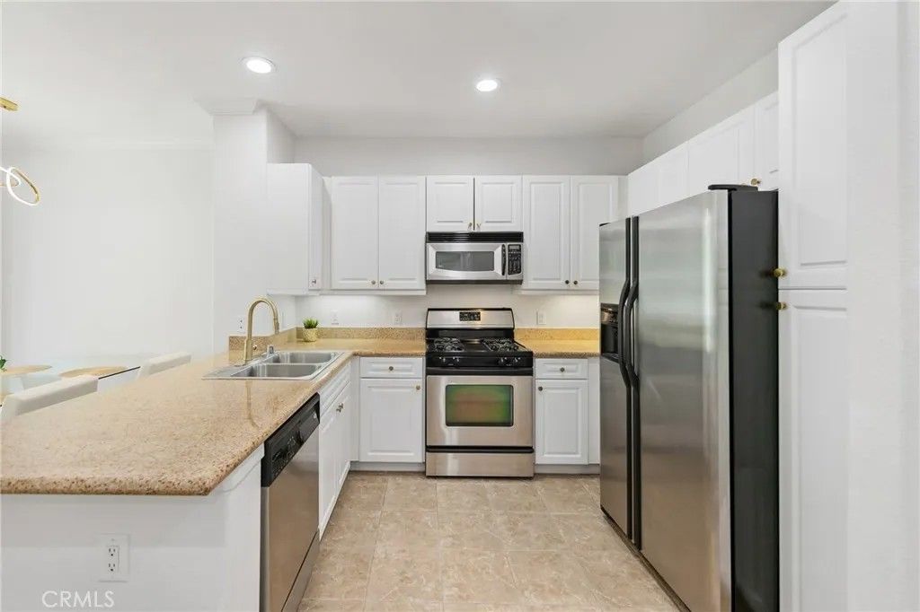 Photo of 3207 Watermarke Place, Irvine, CA 92612 (MLS # PW25265326)