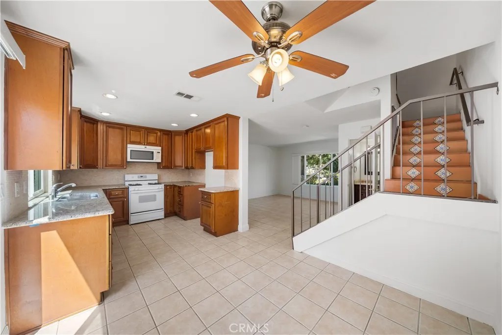 2222 Shady Hills