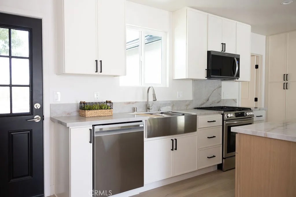 605 W Gaillard