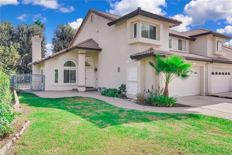 2304 Calle Adriana