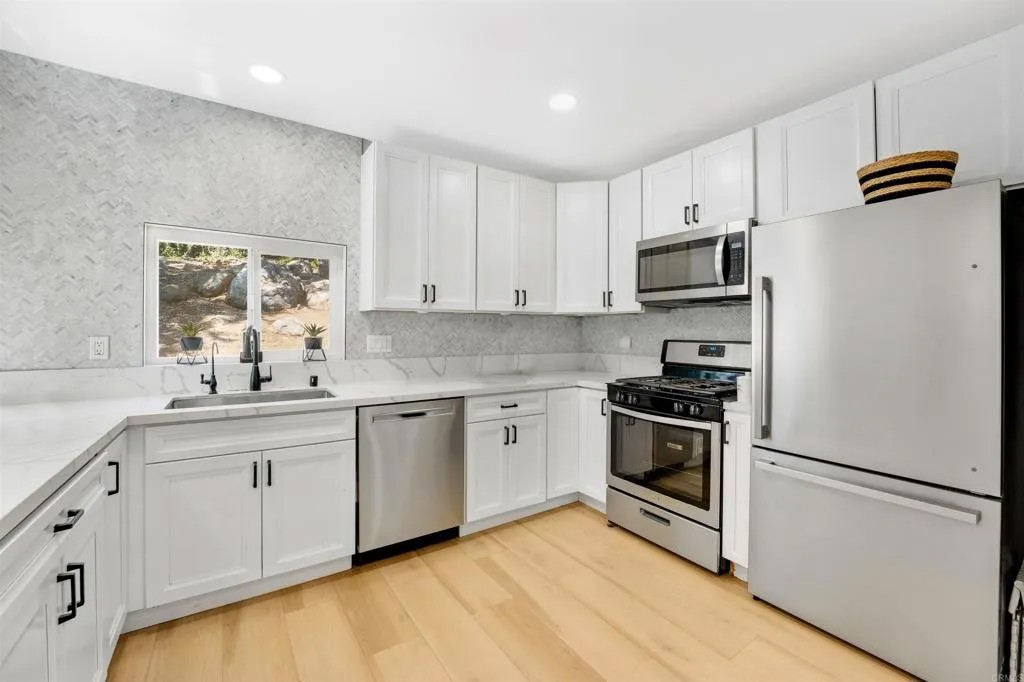 1162 Merritt Drive