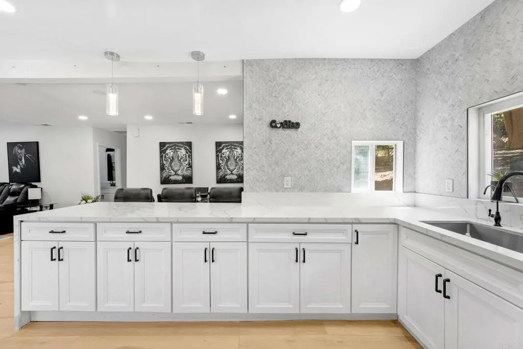 1162 Merritt Drive
