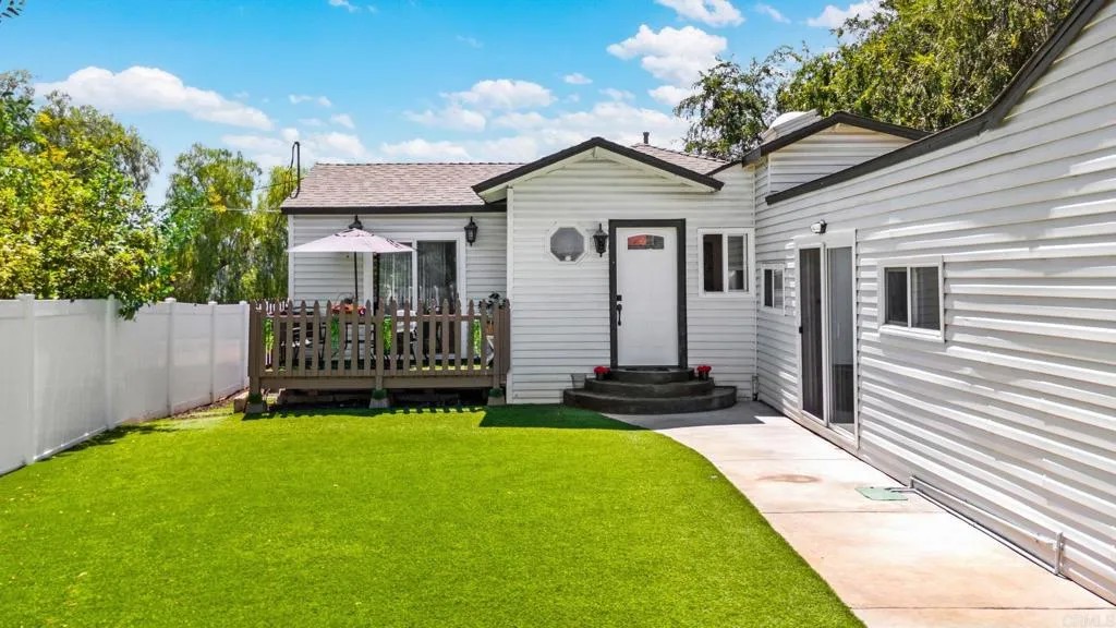 1162 Merritt Drive
