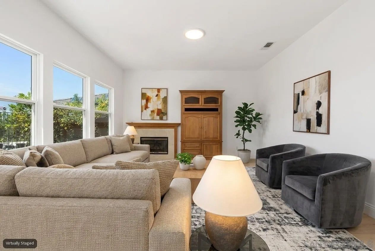 11586 Swan Lake Dr