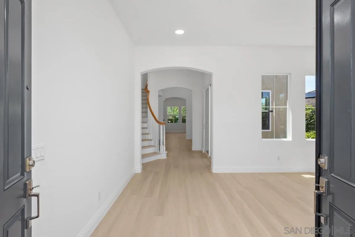 11586 Swan Lake Dr