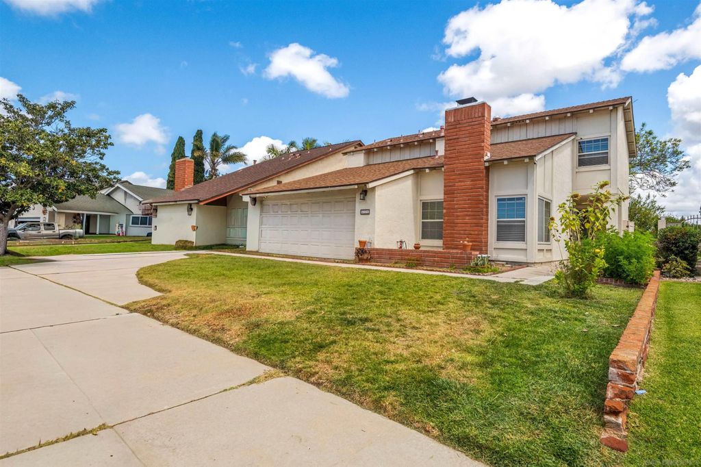 Photo of 625 E J St, Chula Vista, CA 91910 (MLS # 260010084)
