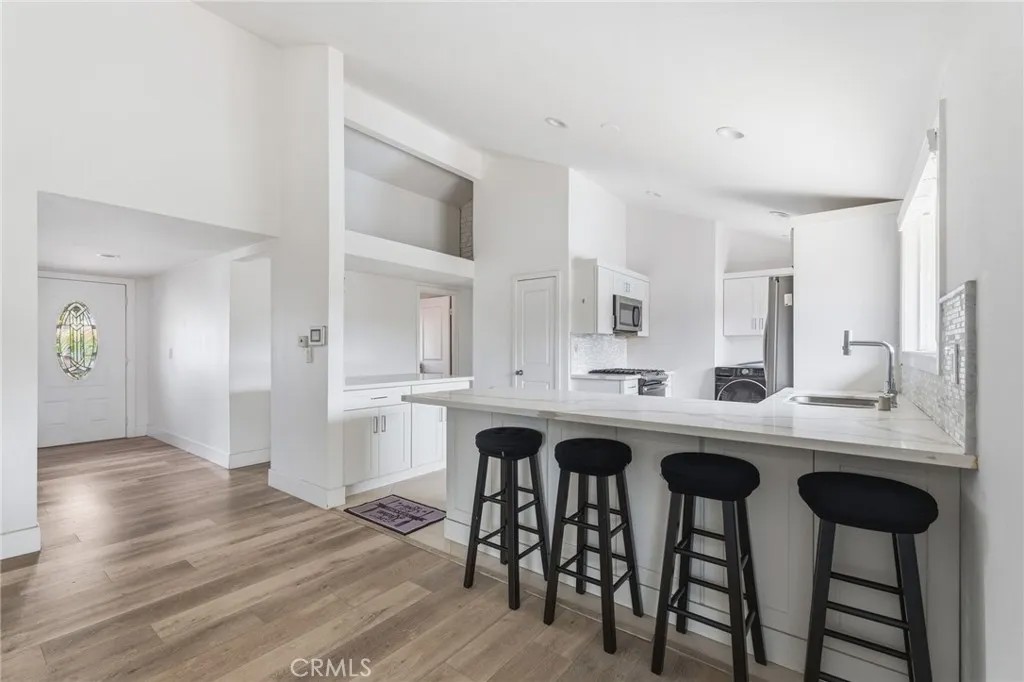 2554 W Chanticleer