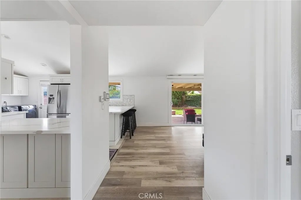2554 W Chanticleer
