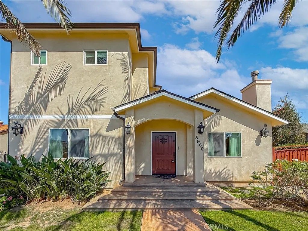 Photo of 5960 Balcom Ave, Encino, CA 91316 (MLS # SR26082290)