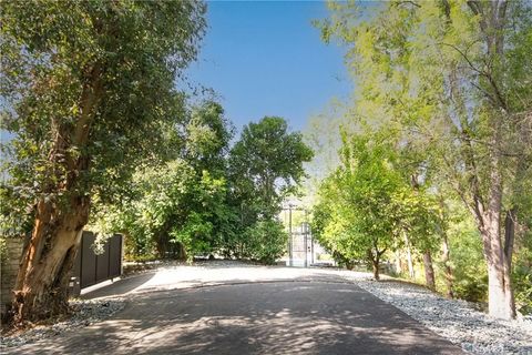 Tiny photo for 4851 Corbin Avenue, Tarzana, CA 91356 (MLS # SR25241505)