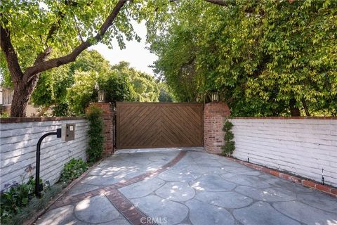 Tiny photo for 4851 Corbin Avenue, Tarzana, CA 91356 (MLS # SR25241505)