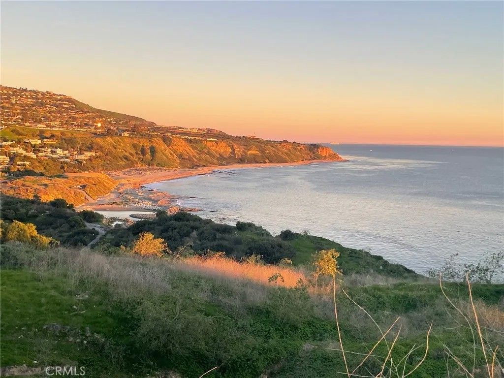 Photo of 2 Peppertree Rd, Rancho Palos Verdes, CA 90275 (MLS # PV26011572)