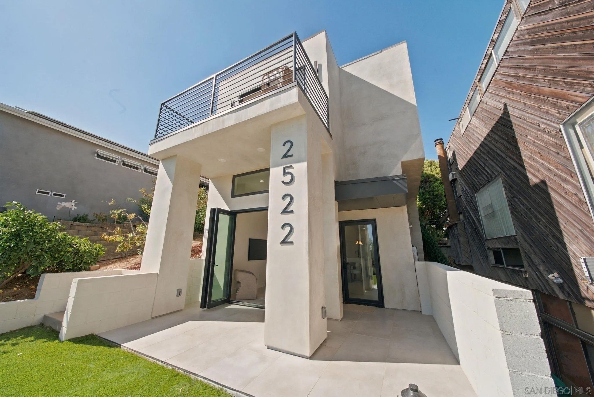 2522 Chalcedony St