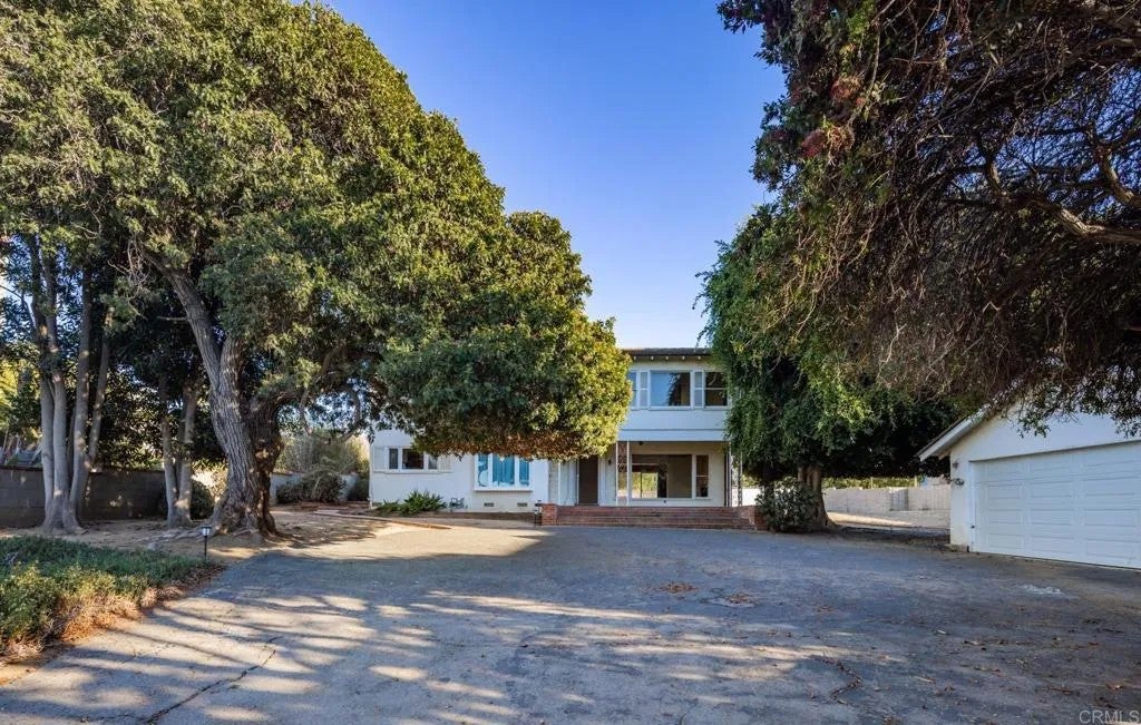 163 La Costa Avenue