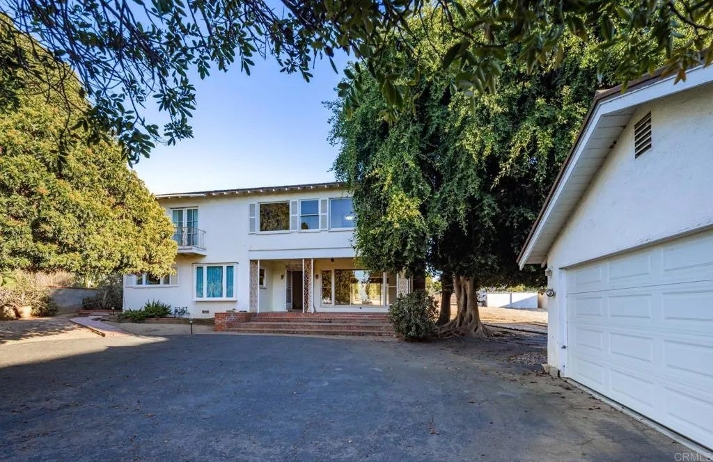 163 La Costa Avenue