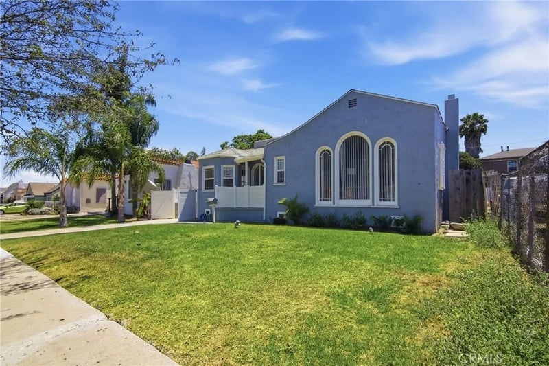 2142 W 73rd