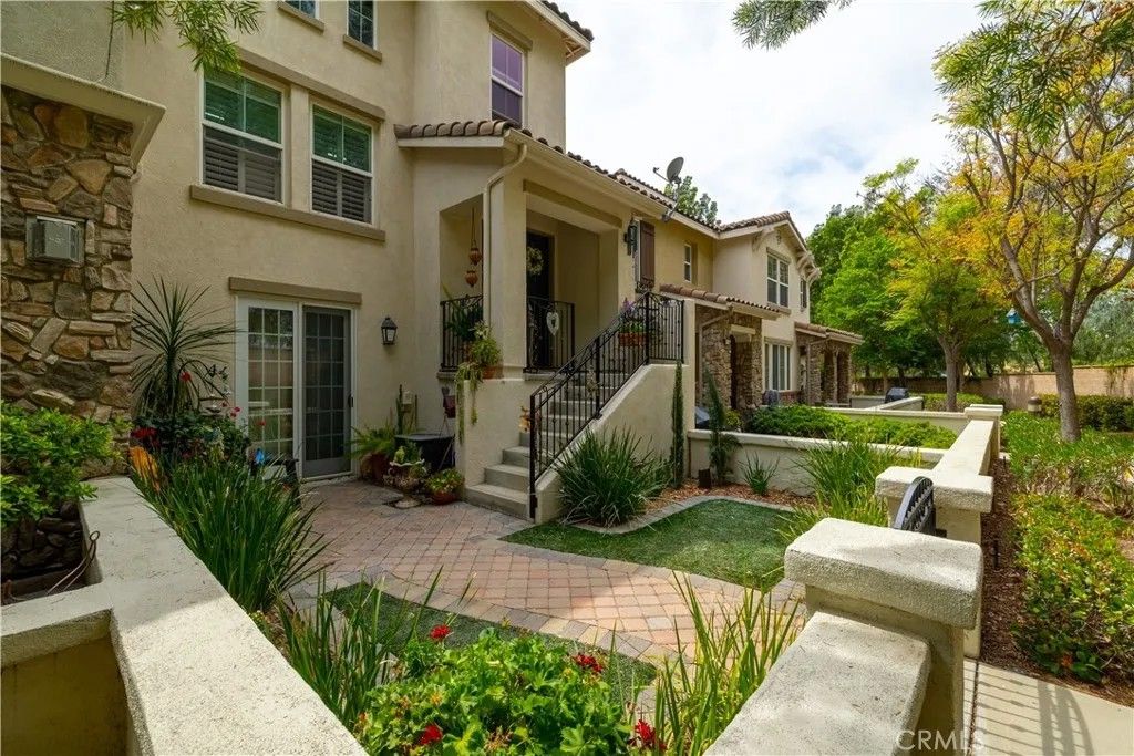 Photo of 40038 Spring Place Ct, Temecula, CA 92591 (MLS # SW26072950)
