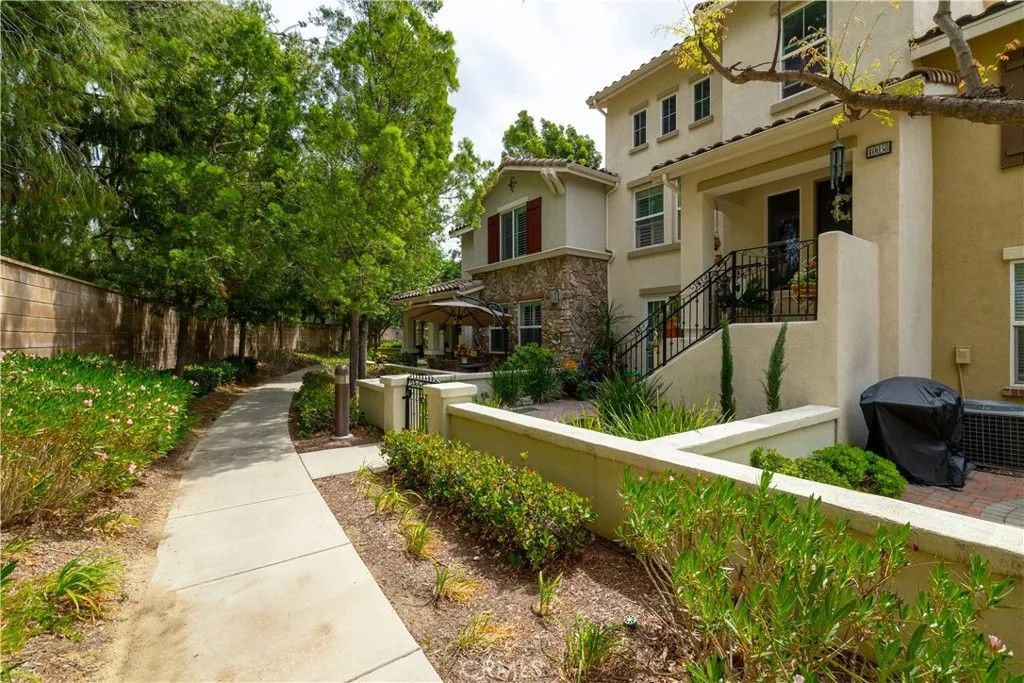 Photo of 40038 Spring Place Ct, Temecula, CA 92591 (MLS # SW26072950)