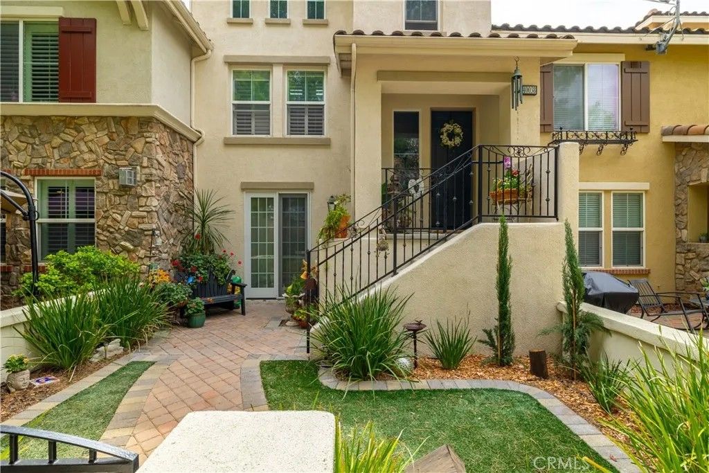 Photo of 40038 Spring Place Ct, Temecula, CA 92591 (MLS # SW26072950)