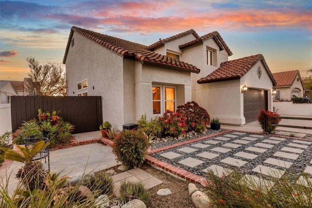 Photo of 20637 Mesa Oak Dr, Riverside, CA 92508 (MLS # IV25271389)