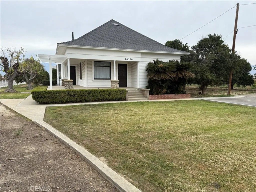 Photo of 26520 Orange Avenue, Redlands, CA 92373 (MLS # IG26030772)