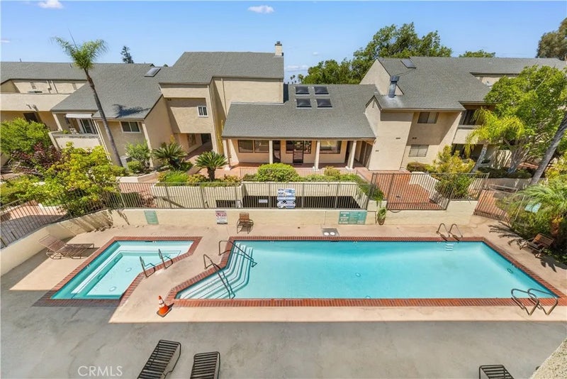 64 N Mar Vista Avenue 327