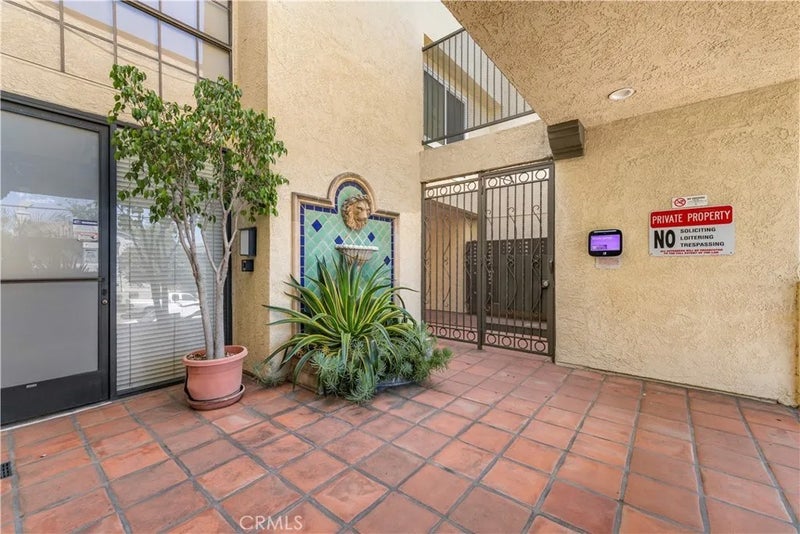 64 N Mar Vista Avenue 327