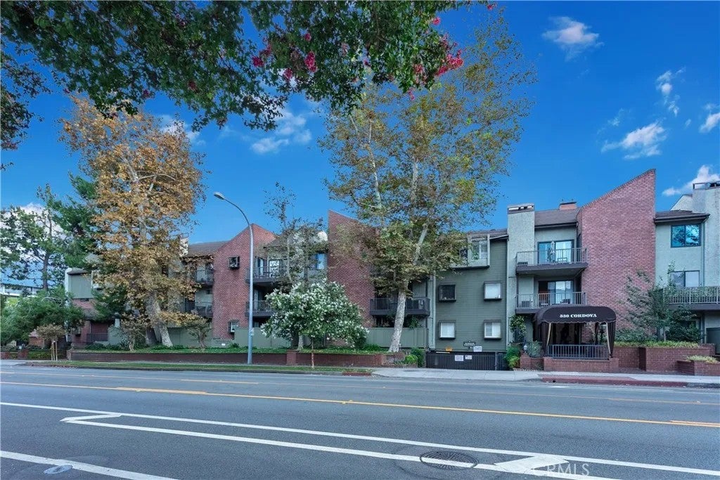 330 Cordova Street 327