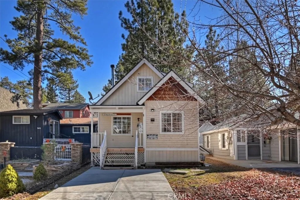 569 Lakewood