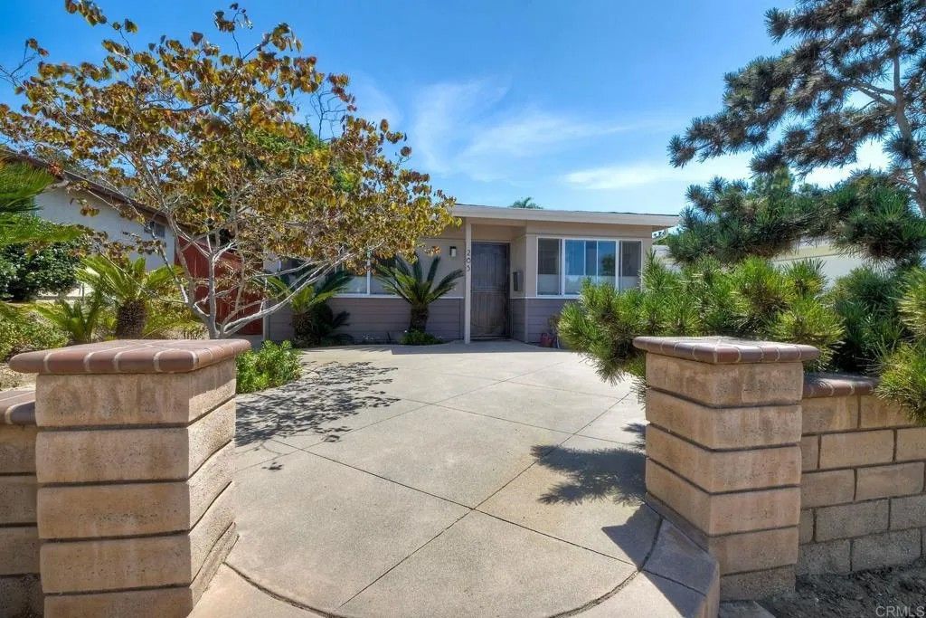 Photo of 265 Fraxinella St, Encinitas, CA 92024 (MLS # NDP2508122)