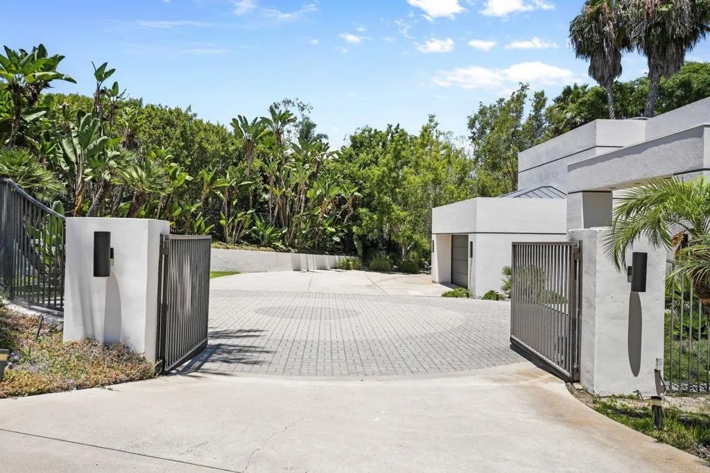 14821 Calle Montelibano