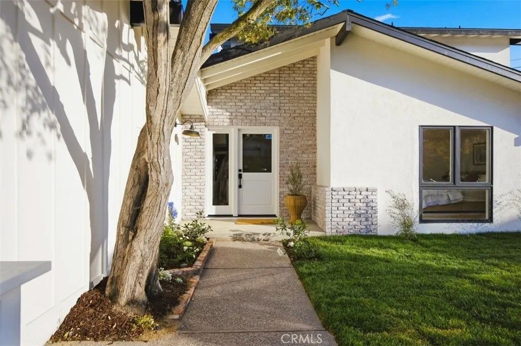 Photo of 5118 Willow Wood Drive, Rolling Hills Estates, CA 90274 (MLS # SB26085008)