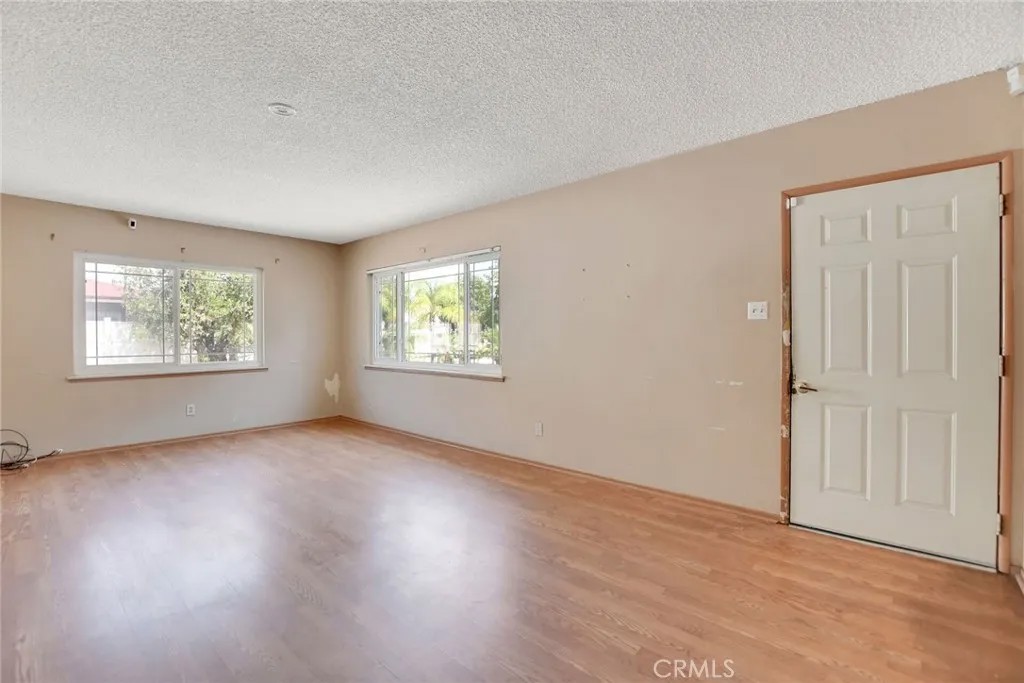 1552 W Evans