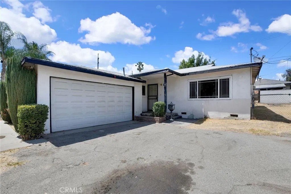 1552 W Evans