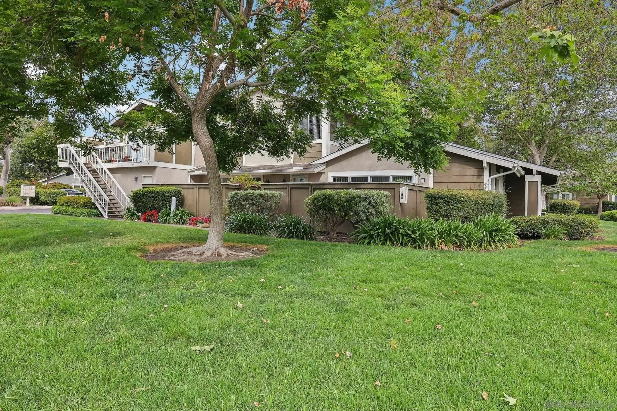819 Shelter Cove Way