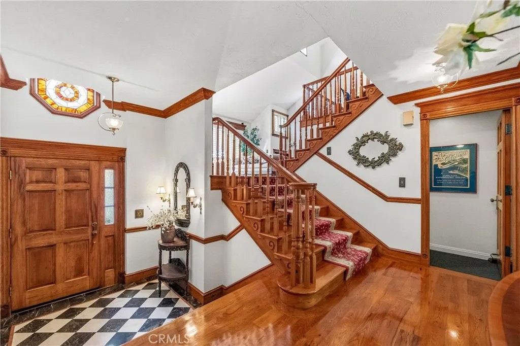 2074 Meadow View Lane