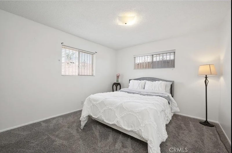 1121 W Mayberry