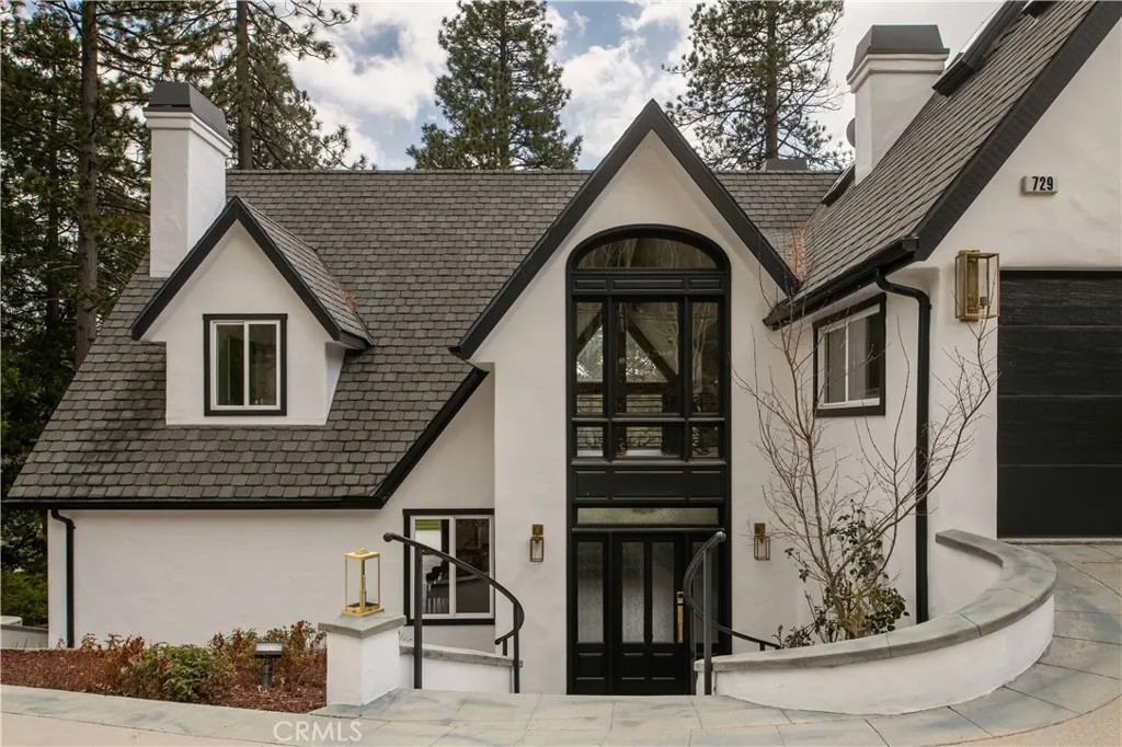 729 Brentwood Drive