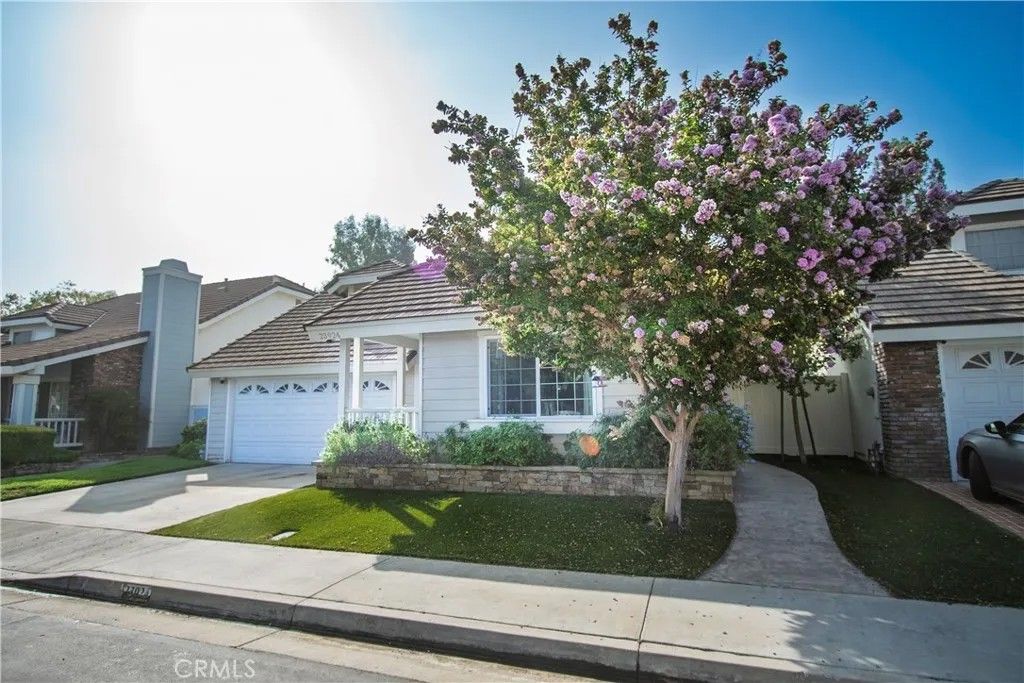 Photo of 23924 Ranney House Court, Valencia, CA 91355 (MLS # SR25269399)